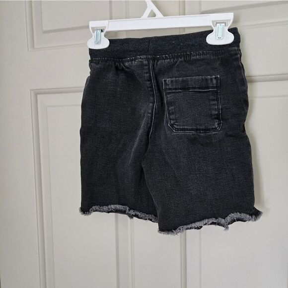 3/$20 Carter's Oshkosh B'gosh shorts size 5 - Picture 3 of 4